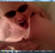 dauergeilesweib - pissen in den mund