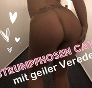 devil-sophie – Strumpfhosen Catwalk – mit geiler Veredelung – Pisswalk with me