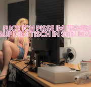 devil-sophie – FUCK ich pisse im Firmenbüro – dreist auf den Tisch in seinen Mülleimer rein
