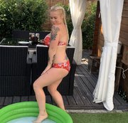 devil-sophie – Baden mit Sophie? Ich lass uns schonmal das Planschbecken ein ;P