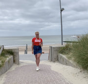 devil-sophie – Public an der Strandpromenade – komm ich lass es einfach runter laufen ;P Pissen in der Öffentlichke