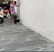 devil-sophie – Öffentlich vor die Haustür gepisst – beim Müllwegbringen den Schlüssel vergessen