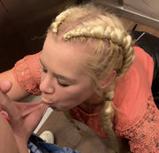 devil-sophie – Aufzugsfick im Hotel – spritz mir in die Spermafresse