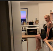 devil-sophie – Herrn Mösenbernd die Büro Brötchen gebuttert – ob ihm die Würz Veredelung schmeckt?