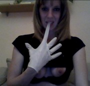 dirrty25 - gummihandschuhe und rauchen ;)