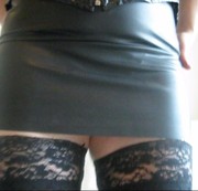 elbluder - Muschi Fingern im Latexrock