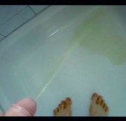 fetischistgeil - In der Dusche abgepisst.