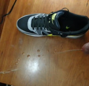 flyers19 - Riesen Cumshot & Air Max