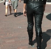 heelqueen - oster-user-piss-session1