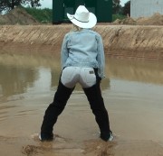 heelqueen - cowgirl pissing