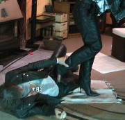 heelqueen - jetzt werde ich gierig ledersau!!!!!