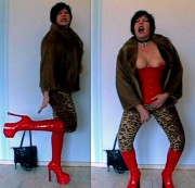 heels-and-more - 1 Tag mit Nuttenstiefeln