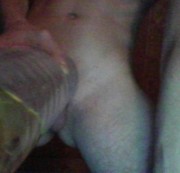 hornyiam187 - in die flasche pissen