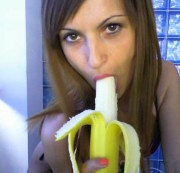 hotdanielle - Ich mag zum Schwanz lutschen Aber jetzt habe ich saugen eine Banane.