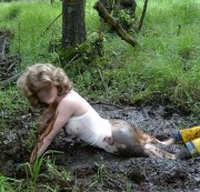 jasmin061 - Extremes, geiles Schlammvideo Teil 1
