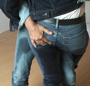 jeansledernass - piss session in levis jeans1