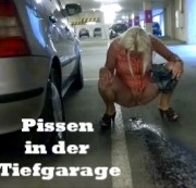 kaetzchen75 - Pissen in der Tiefgarage