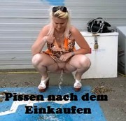 kaetzchen75 - Pissen nach dem Einkaufen