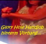 ladygaga-heels - Glory Hole Handjob hinter dem Vorhang