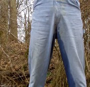 levis665 - In die Latzhose gepißt