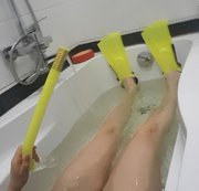 lvitcasex5 – Ich bade in meinem Bad in einer neuen Maske mit Schlauch und neuen Flossen! xxx