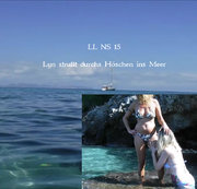 lynli – NS 15 LL: Lyn strullt durchs Höschen ins Meer