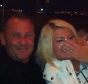 merry4fun - Flensuwe im Restaurant einen geblasen!