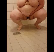 nancy35 – 1 UHR MEGA PISSEN IM CLUB