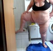 nancy35 – MORGENS HALB ZEHN IN DEUTSCHLAND PISSEN