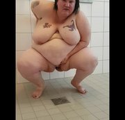 nancy35 – UM 12 UHR PISSEN FÜR EUCH