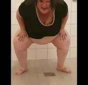 nancy35 – MAL WIEDER SCHÖN ABGEPISST IM KLEID