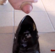 nylonjunge - Stinkende Ballerinas bespritzen