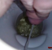 nylonjunge - Toilettenbesuch in der Kneipe