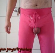 nylonjunge - FAN Geschenk 3: Hose pinkeln