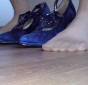 nylonjunge - Die Blauen Heels zeigen (01 - spelunker)