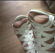 nylonjunge - Shoeplay Riemchenschuhe
