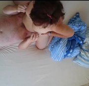 nylonjunge – Geiler Orgasmus beim Facesitting mit MILF