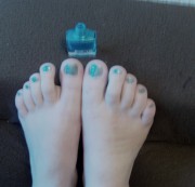 opfer100 - Lackierte Fußnägel