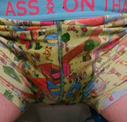pullerpipi - Kurzer spontaner Piss auf dem Klo in die Shorts