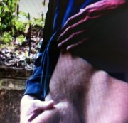robertino68 – piss im park 1