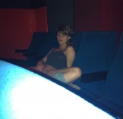 saskia19 - selbstbefriedigt im Pornokino