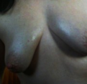 scharfeBiggi - Meine Titten geil mit Creme bearbeitet