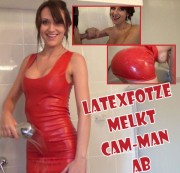 seXXygirl - Latexfotze melkt Cam-Man ab