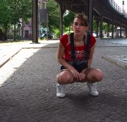 sexy-Janin - NS Outdoor im Berufsverkehr
