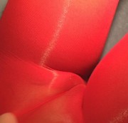 sexy-engel - Cameltoe in meiner roten Glanzlegging