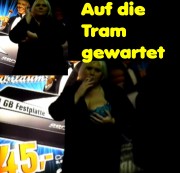 sexybusenmaus - Rauchend auf die Tram warten...TON
