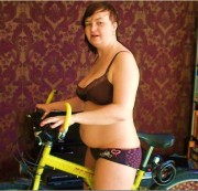 sexymanuela - Orgie auf dem Fahrrad