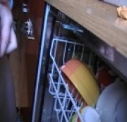sexysandra86 – Ich pisse in die Spülmaschine