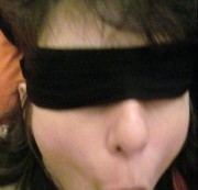 spontanundheiss - Mundfick mit verbundenen Augen