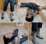 spritzigefee – Selfpee in Jeans und Gummistiefel